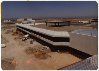 Image: photograph: San Francisco International Airport (SFO), North Terminal construction