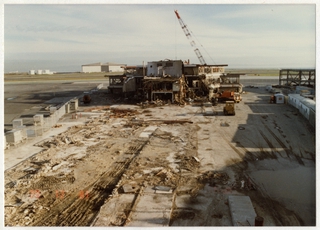 Image: photograph: San Francisco International Airport (SFO), Central Terminal construction