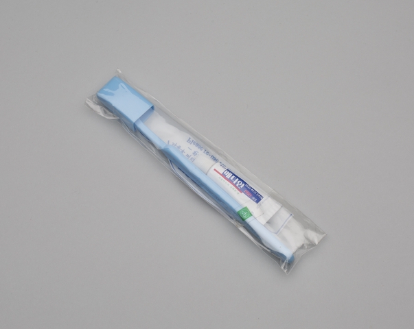Toothbrush set: Korean Air Lines
