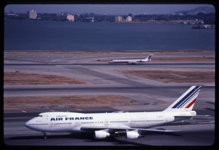 Image: slide: Air France, Boeing 747-200, San Francisco International Airport (SFO)