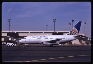 Image: slide: Continental Airlines, Boeing 737-100