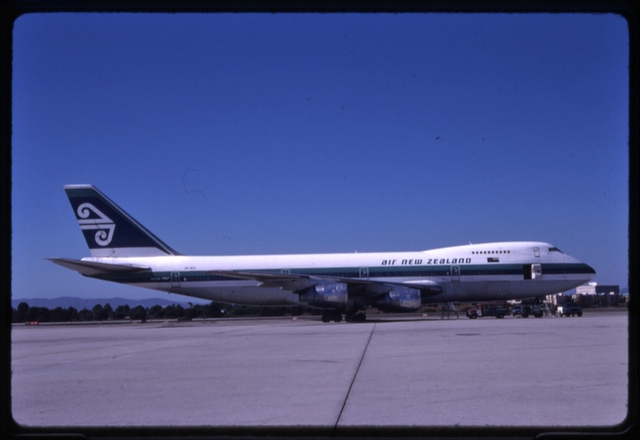 Slide: Air New Zealand, Boeing 747-200