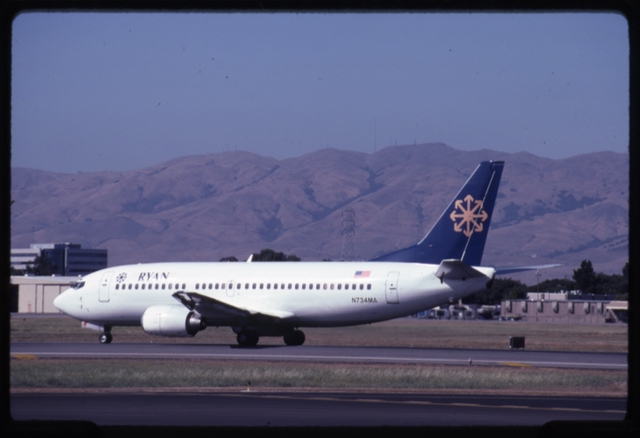 Slide: Ryanair, Boeing 737-800