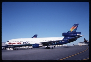 Image: slide: Skyservice USA, McDonnell Douglas DC-10-10, San Francisco International Airport (SFO)