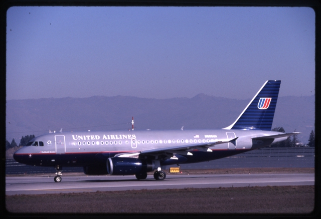 Slide: United Airlines, Airbus A319, San Jose International Airport (SJC)
