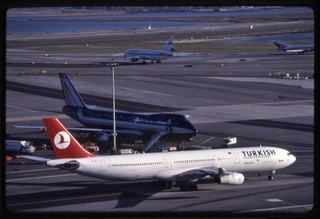 Image: slide: Turkish Airlines, Airbus A330