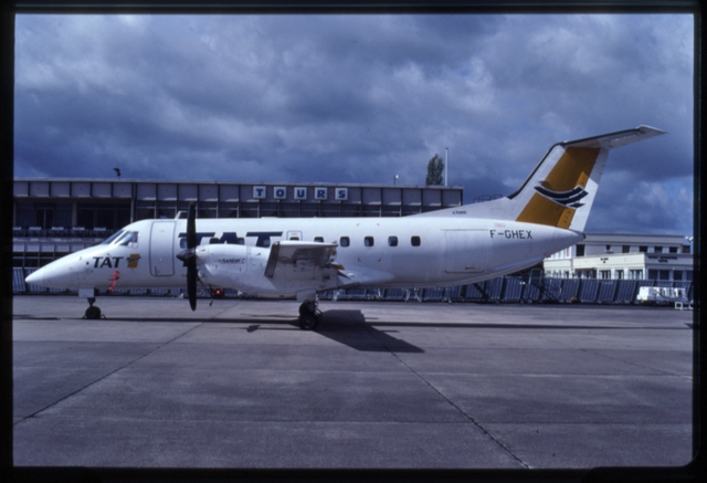 Slide: TAT (Transcontinental Air Transport), Embraer EMB-120 Brasilia