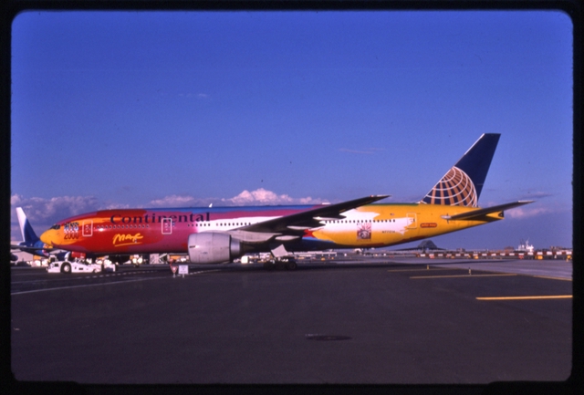 Slide: Continental Airlines, Boeing 777-200, Newark Liberty International Airport (EWR)
