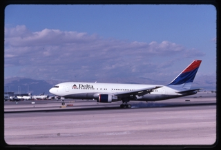 Image: slide: Delta Air Lines, Boeing 767, McCarran International Airport (LAS)