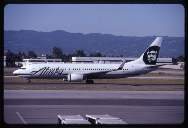 Slide: Alaska Airlines, Boeing 737-800, San Jose International Airport (SJC)