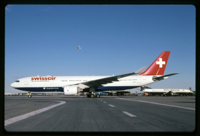 Slide: Swissair, Airbus A330-200, John F. Kennedy International Airport (JFK)