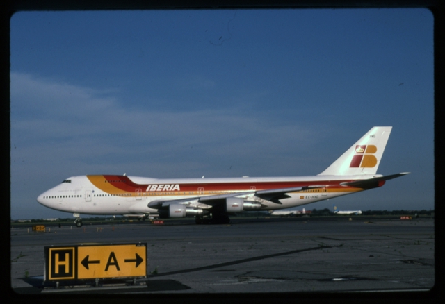 Slide: Iberia, Boeing 747-200, John F. Kennedy International Airport (JFK)
