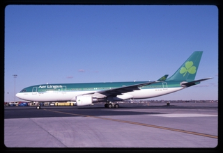 Image: slide: Aer Lingus, Airbus A330-200, John F. Kennedy International Airport (JFK)