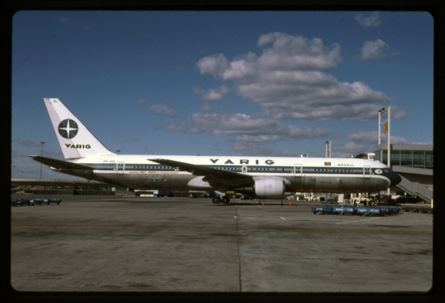 Slide: VARIG, Boeing 767-300ER, John F. Kennedy International Airport (JFK)