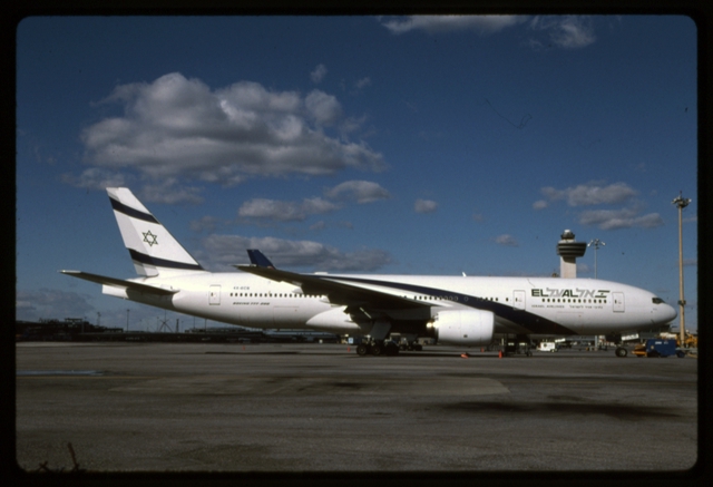 Slide: El Al Israel Air, Boeing 777-200, John F. Kennedy International Airport (JFK)
