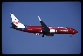 Image: slide: Virgin Blue Airlines, Boeing 737-800, Melbourne Airport (MEL)