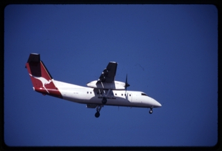 Image: slide: Qantas Airways, de Havilland DHC-6 Twin Otter, Melbourne Airport (MEL)