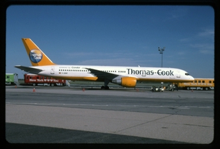 Image: slide: Condor, Boeing 757-200, John F. Kennedy International Airport (JFK)