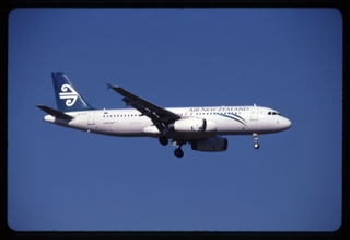 Image: slide: Air New Zealand, Airbus A320, Melbourne Airport (MEL)