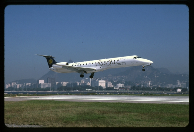 Slide: VARIG Rio Sul, Embraer ERJ 145, Santos Dumont Airport (SDU)