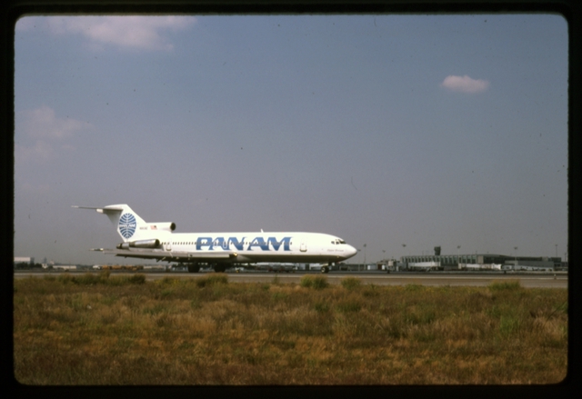 Slide: Pan American World Airways, Boeing 727, John F. Kennedy International Airport (JFK)