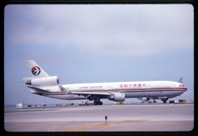 Slide: China Eastern Airlines, McDonnell Douglas MD-11