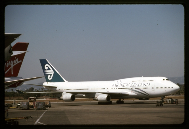 Slide: Air New Zealand, Boeing 747