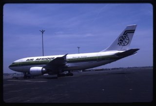 Image: slide: Air Afrique, Airbus A310-300, John F. Kennedy International Airport (JFK)