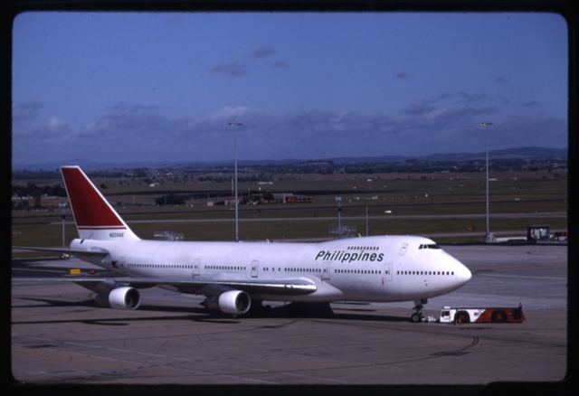 Slide: Philippine Airlines, Boeing 747-200, Melbourne Airport (MEL)