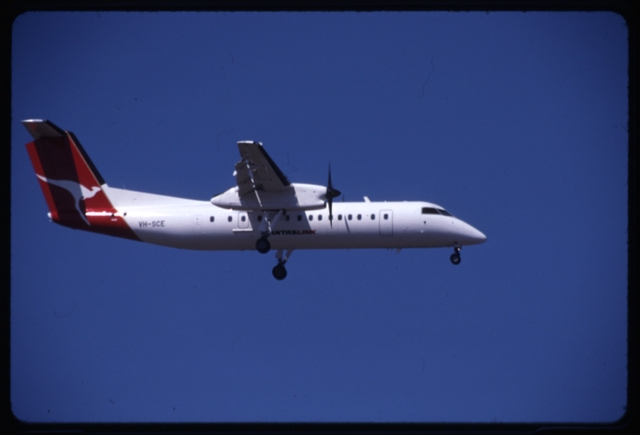 Slide: Qantas Airways, de Havilland DH-8-300, Melbourne Airport (MEL)