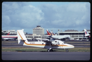 Image: slide: Aloha Airlines, de Havilland DHC-6 Twin Otter, Honolulu International Airport (HNL)