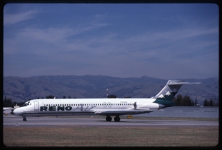Image: slide: Reno Air, McDonnell Douglas MD-80, San Jose International Airport (SJC)