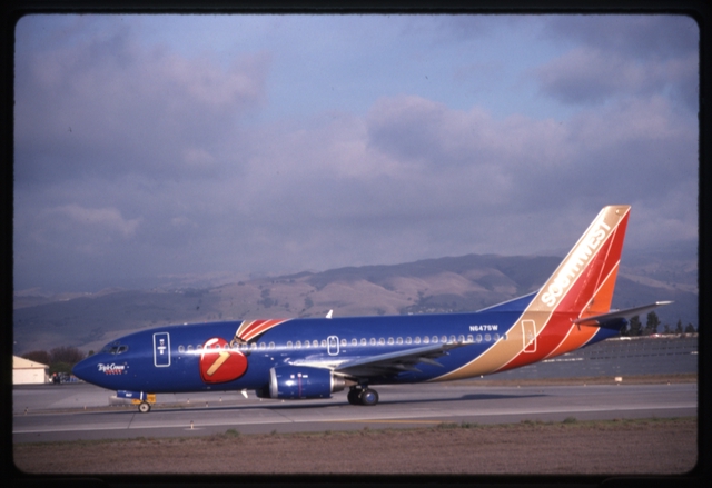 Slide: Southwest Airlines, Boeing 737-300, San Jose International Airport (SJC)