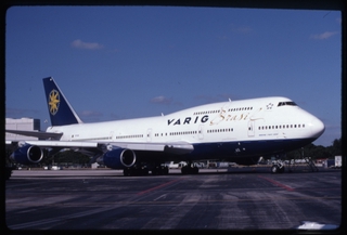 Image: slide: VARIG, Boeing 747-300, John F. Kennedy International Airport (JFK)