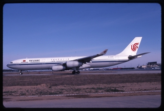 Image: slide: Air China, Airbus A340-300, Beijing Capital International Airport (PEK)