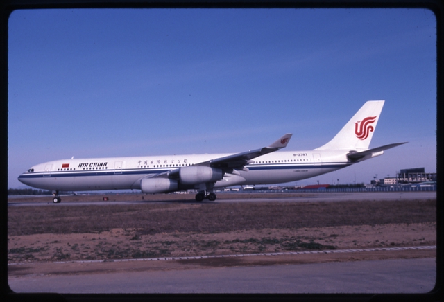 Slide: Air China, Airbus A340-300, Beijing Capital International Airport (PEK)