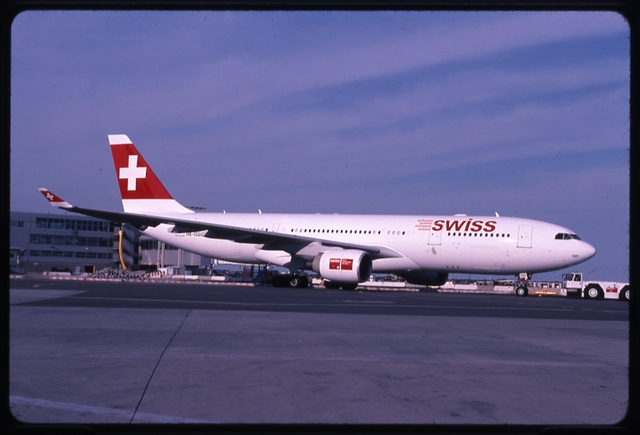 Slide: Swissair, Airbus A330-200