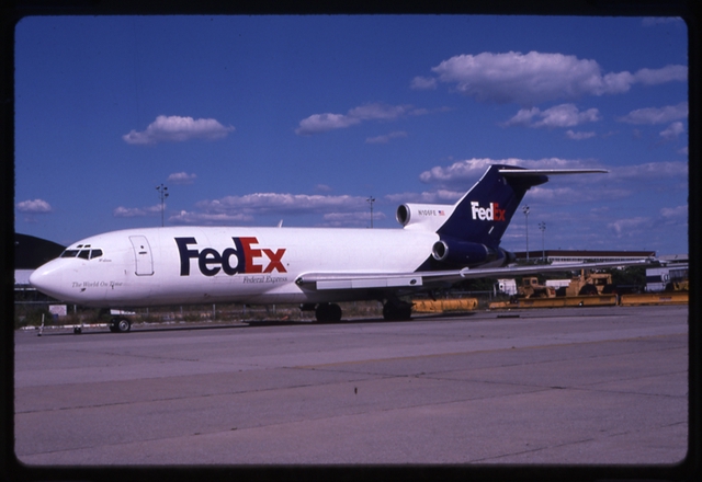 Slide: FedEx, Boeing 727-100