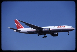 Image: slide: Lauda Air, Boeing 777-200, Melbourne Airport (MEL)
