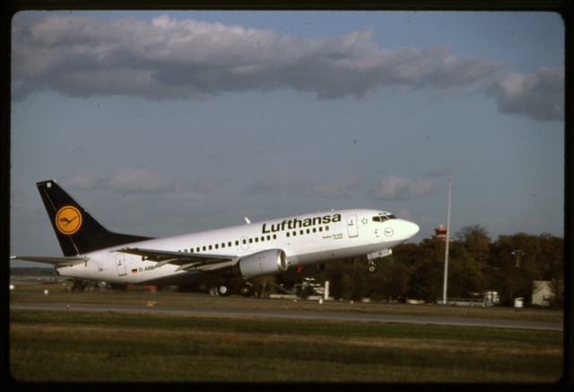 Slide: Lufthansa German Airlines, Boeing 737-500, Frankfurt Airport (FRA)