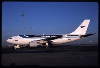 Image: slide: Aerolineas Argentinas, Airbus A310-300, John F. Kennedy International Airport (JFK)