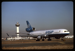 Image: slide: VASP, McDonnell Douglas MD-11, John F. Kennedy International Airport (JFK)