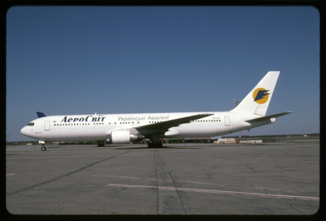 Slide: Aero Crit, Boeing 767-300, John F. Kennedy International Airport (JFK)
