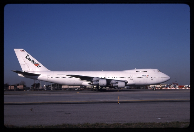 Slide: Tower Air, Boeing 747-200