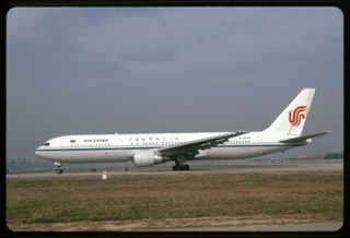 Image: slide: Air China, Boeing 767-200ER, Beijing Capital International Airport (PEK)