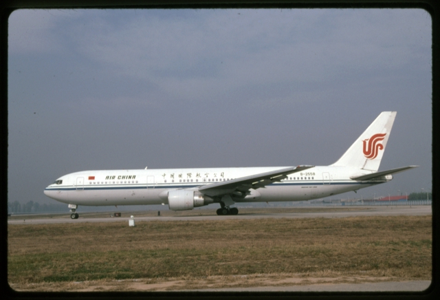Slide: Air China, Boeing 767-200ER, Beijing Capital International Airport (PEK)