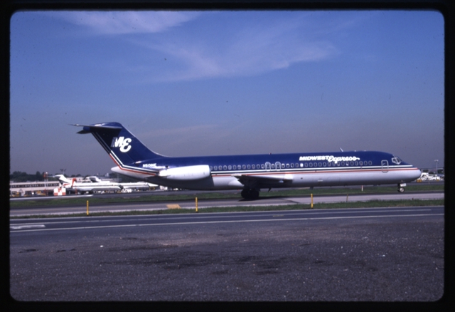 Slide: Midwest Express, Douglas DC-9