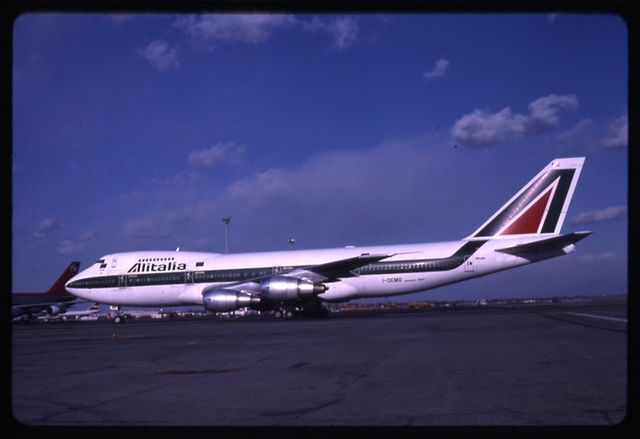 Slide: Alitalia, Boeing 747-200