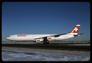 Image: slide: Swissair, Airbus A340-300, John F. Kennedy International Airport (JFK)