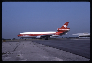 Image: slide: AeroMexico, McDonnell Douglas DC-10, John F. Kennedy International Airport (JFK)